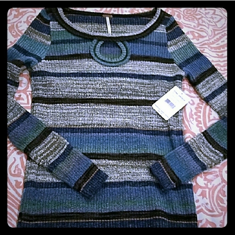 NWT FREE PEOPLE STRIPE KEYHOLE SWEATER - Picture 6 of 6