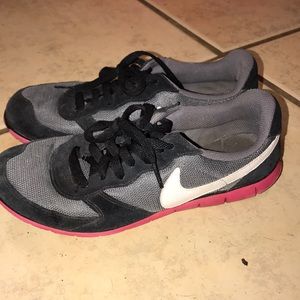 Black/Pink/White Nike