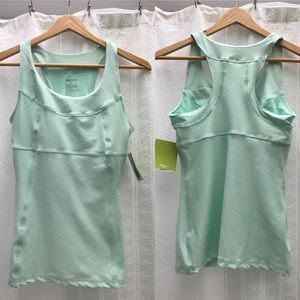 🆕 GapBody Fitted Workout Tank Built-in Shelf Bra