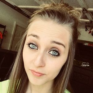 Meet your Posher, Maryssa