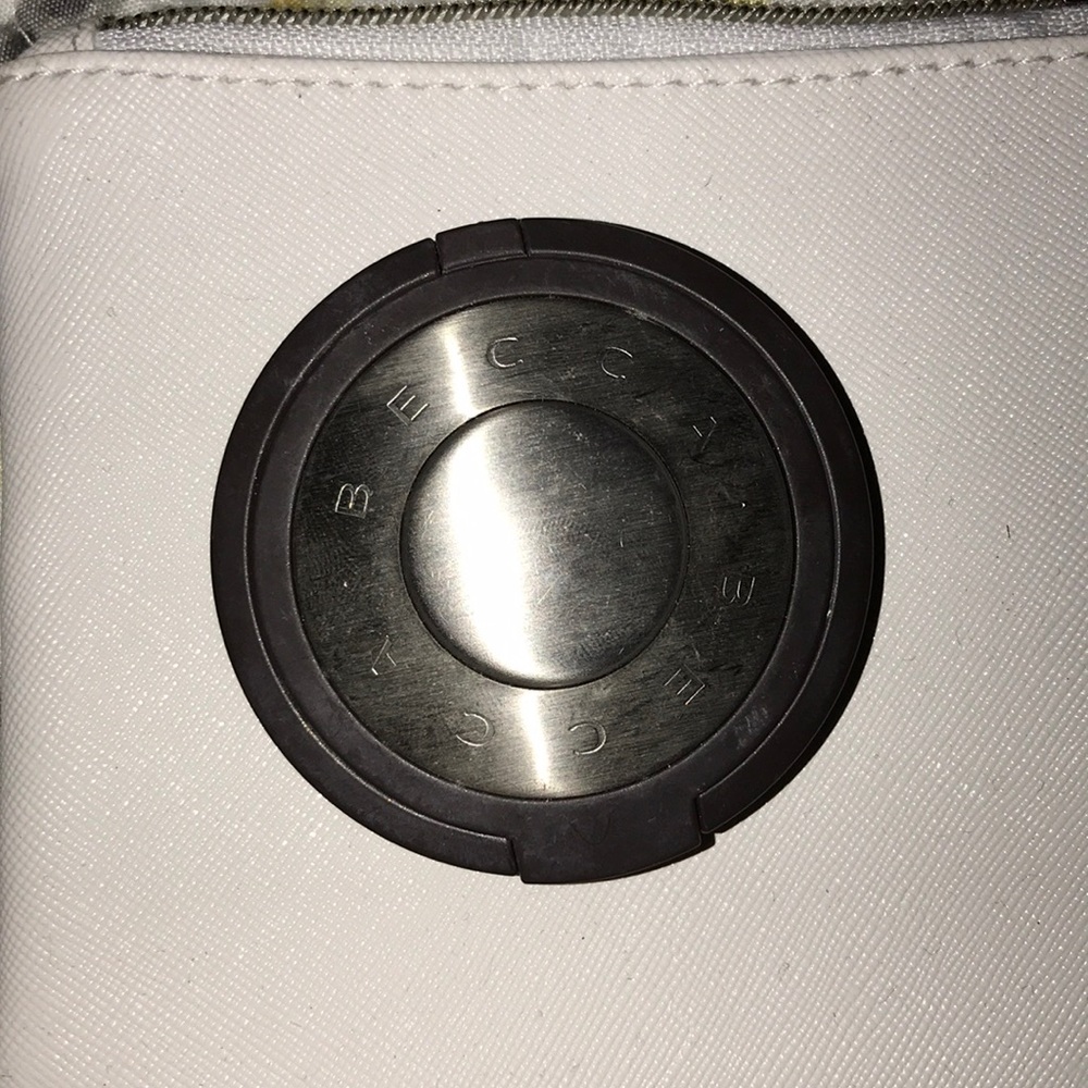Becca shimmering skin perfector POURED moonstone
