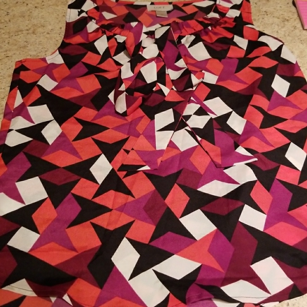 Like new Ann Taylor loft tank top. Worn once
