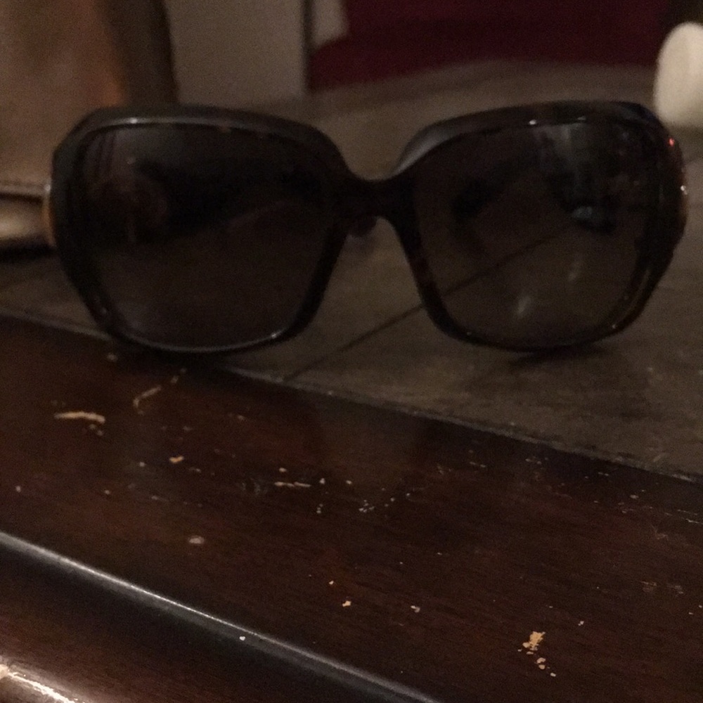 Women’s Gucci sunglasses