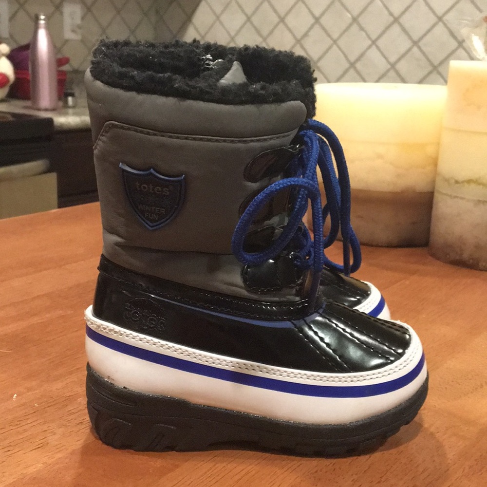 Boys winter boots