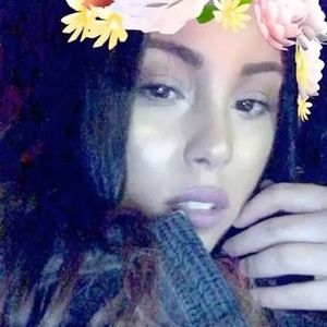 Meet your Posher, Bee