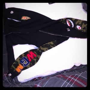 Bape(a bathing ape)