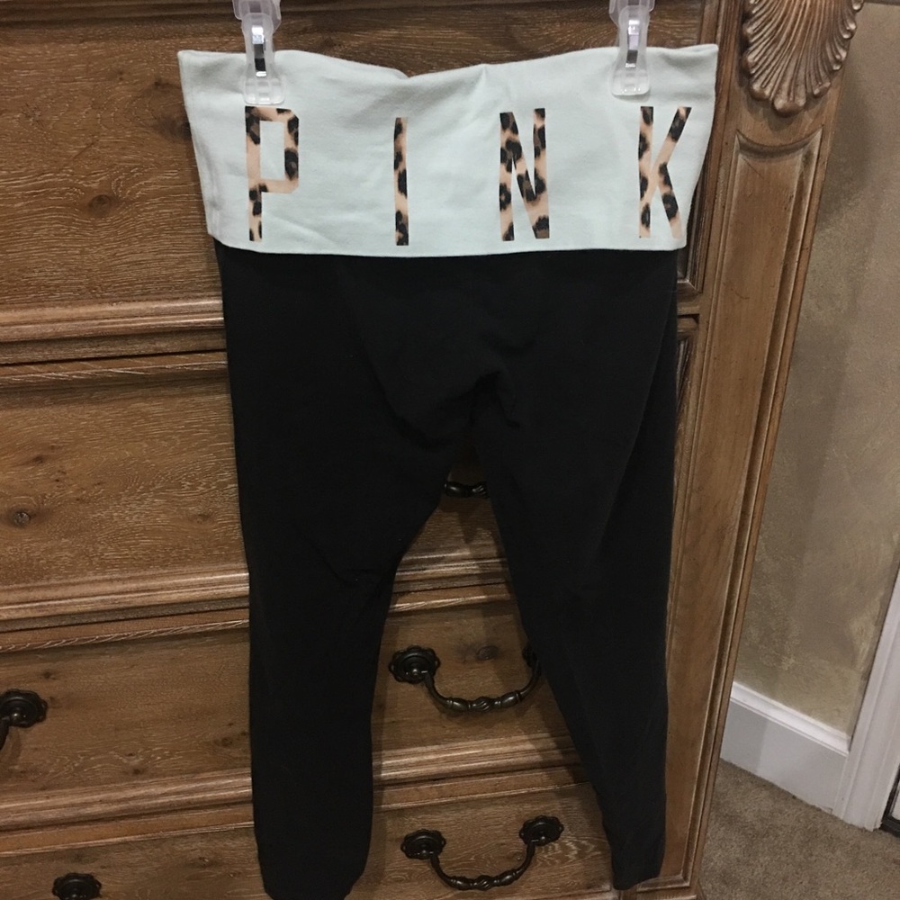 Pink Victoria’s Secret mint leopard leggings small