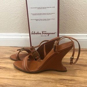 SALVATORE FERRAGAMO Tan Heels