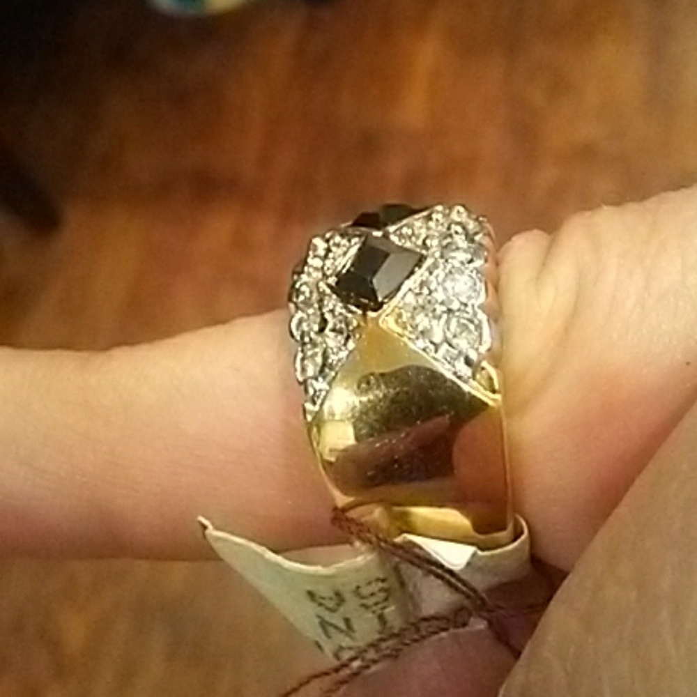 Ring - Picture 2 of 2
