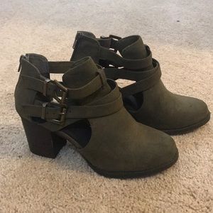 Block Heel cut out Booties