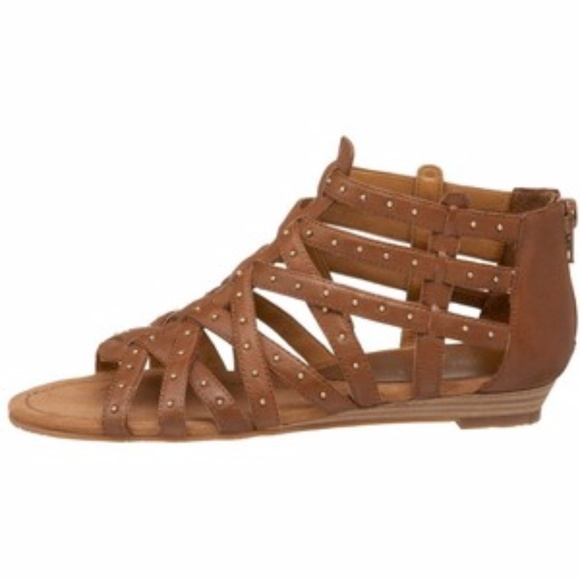 nine west gladiator sandals