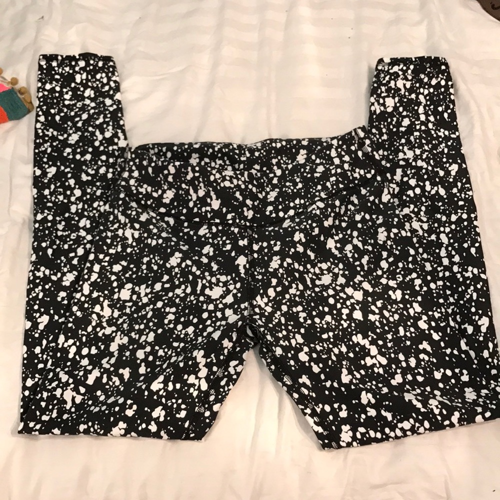 Fabletics full length splattered leggings