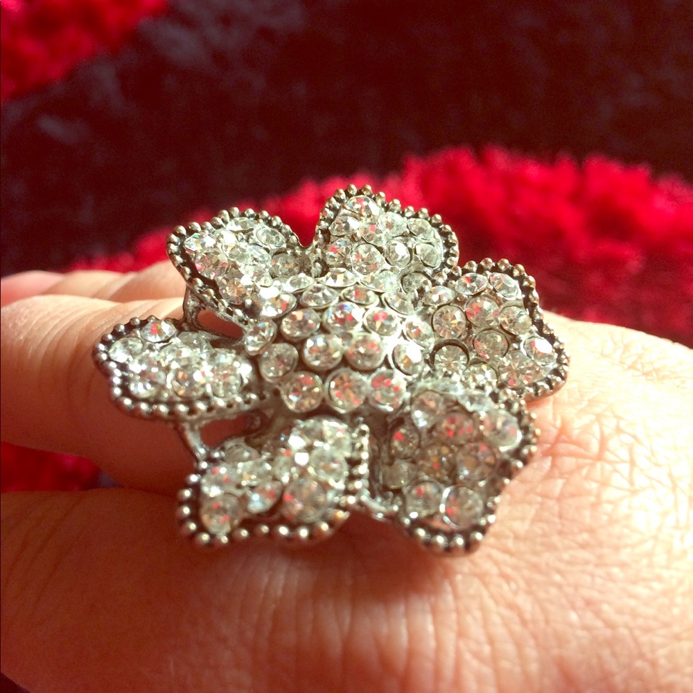 Silver and Black fashion ring with crystal accents