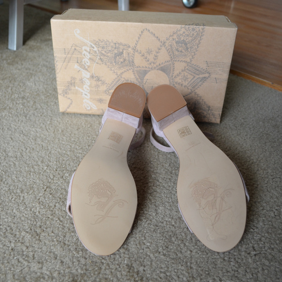 FREE PEOPLE Block Heel Suede Sandal - Picture 5 of 8