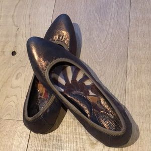 Comfortable, bronze, sparkly ballet flats