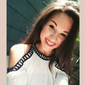 Meet your Posher, Chloe