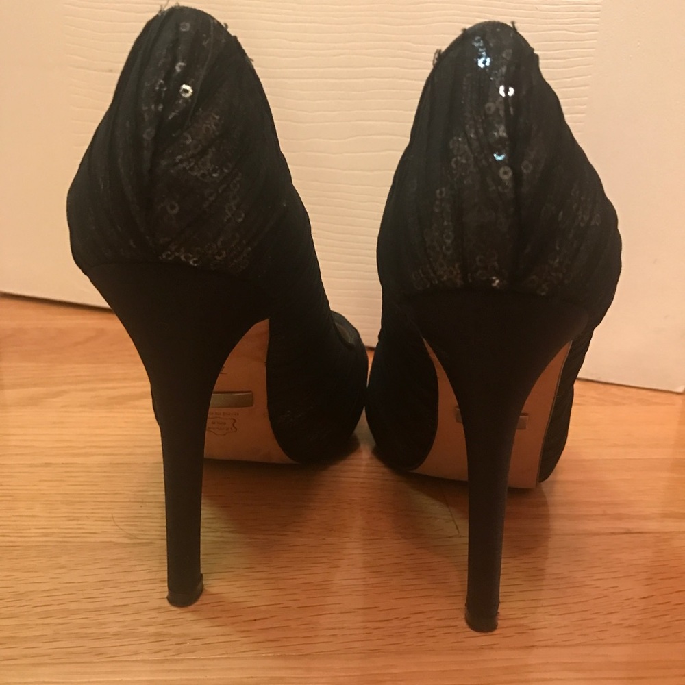 Badgley Mischka Sequins Pump - Picture 3 of 4