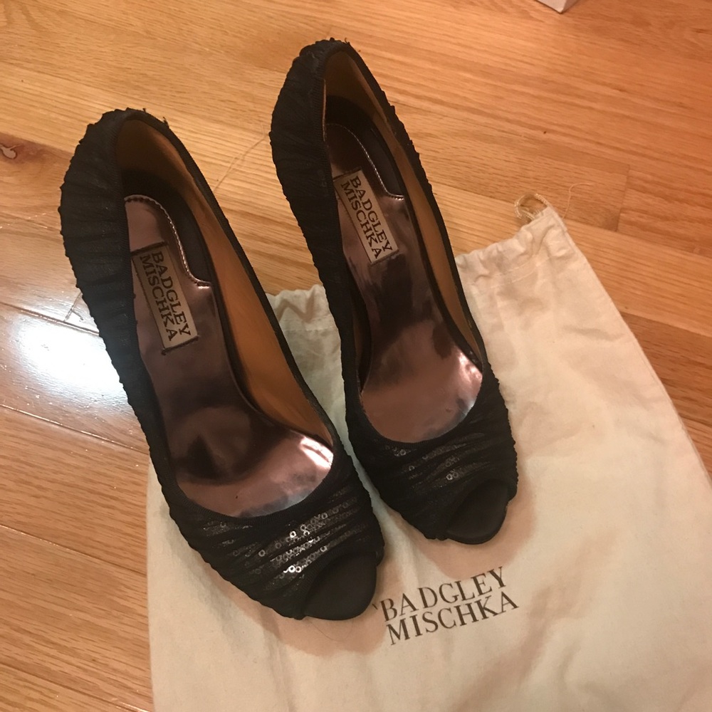 Badgley Mischka Sequins Pump - Picture 4 of 4