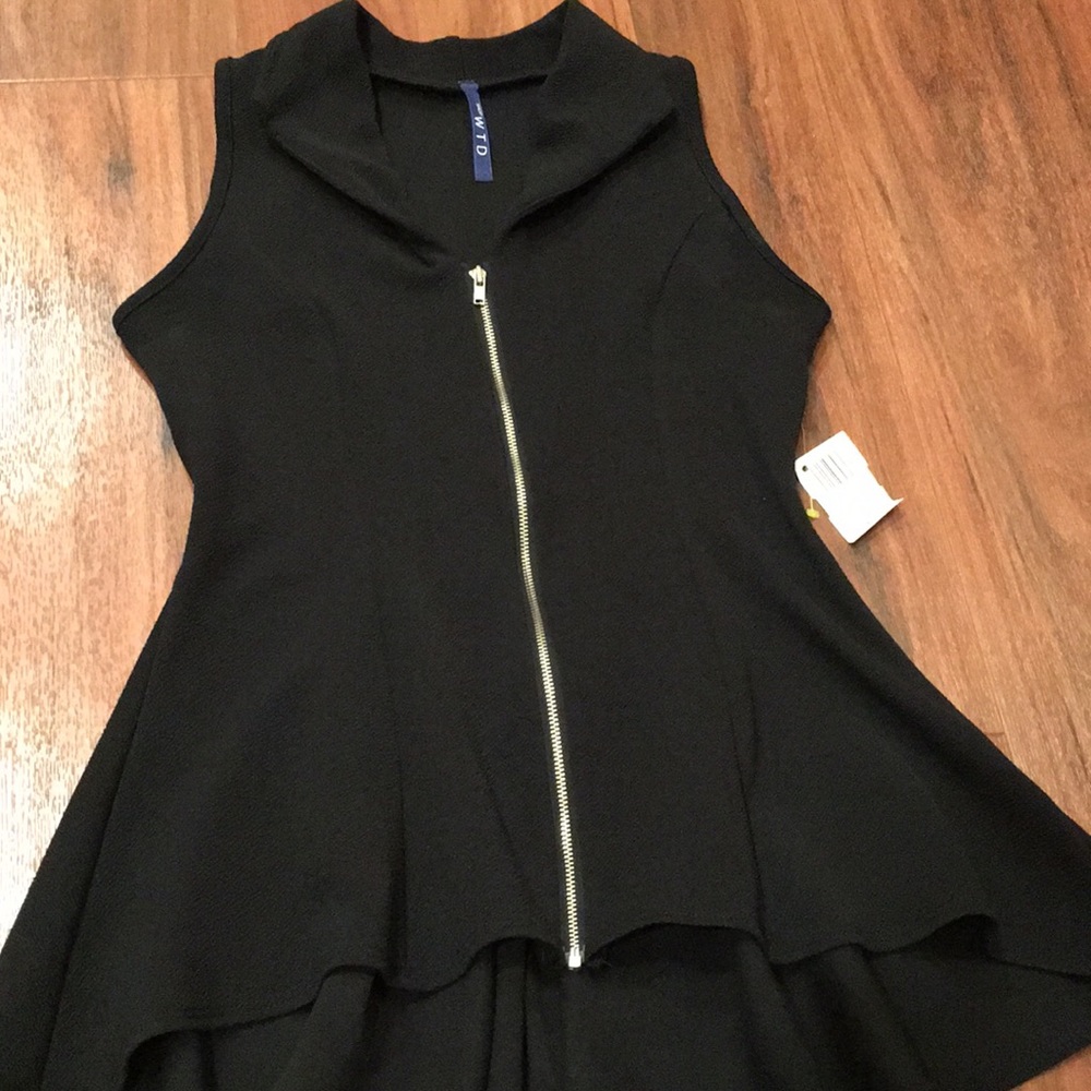NWT Black Zippered Front Hi-Lo Peplum Top