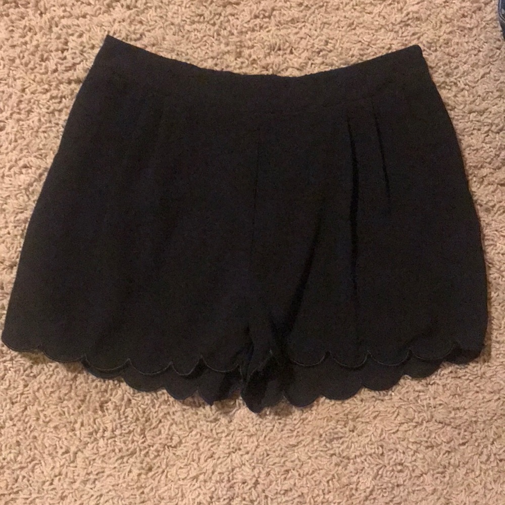 Black dress shorts with pockets!