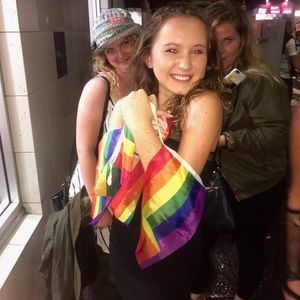 Meet your Posher, Courtney