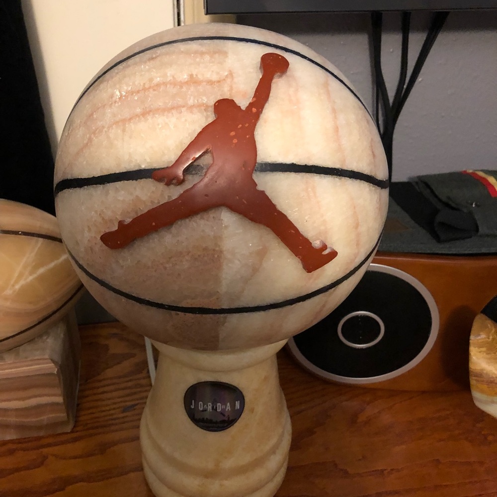 Michael Jordan Lamp - 100 % Natural Onyx - Picture 7 of 7
