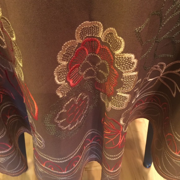 Beautiful full Skirt with Floral Embroidery - Picture 2 of 4