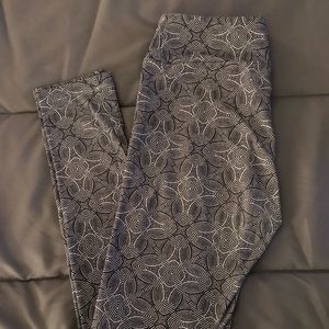 LulaRoe OS Leggings
