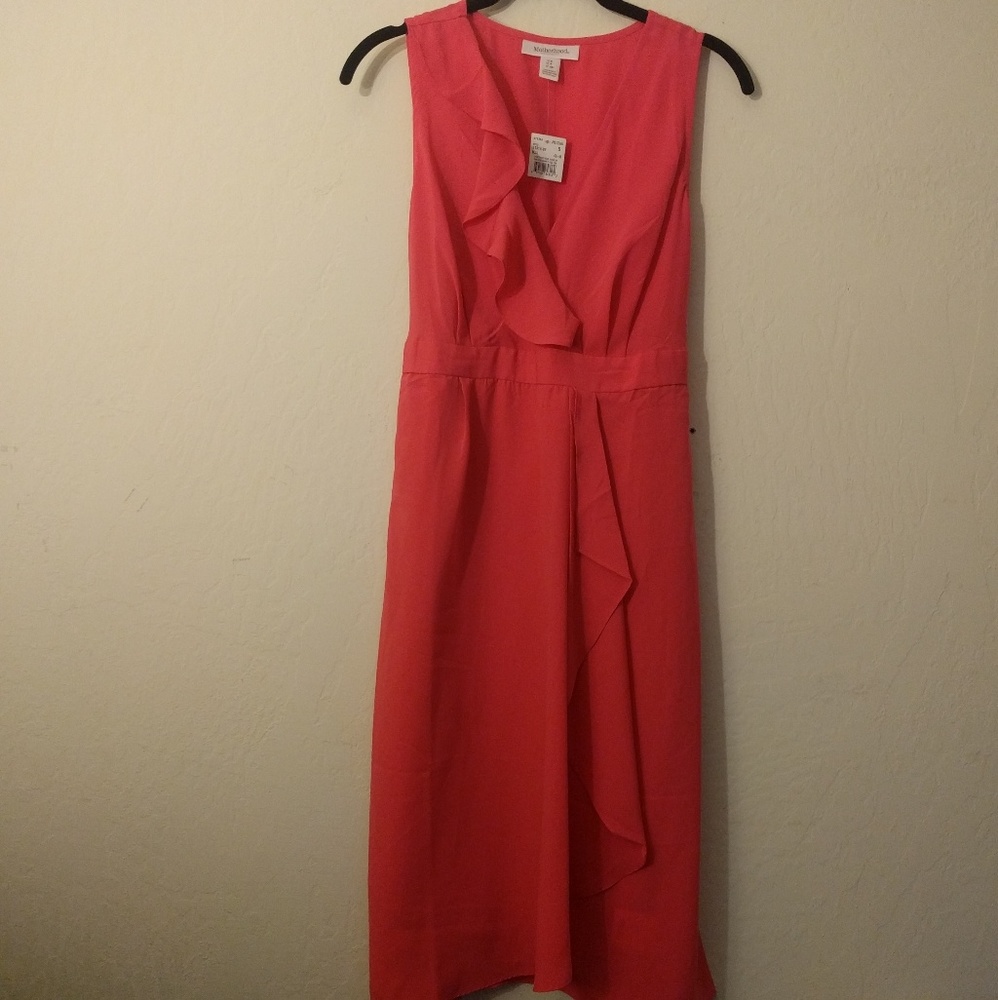 Flowy maternity dress