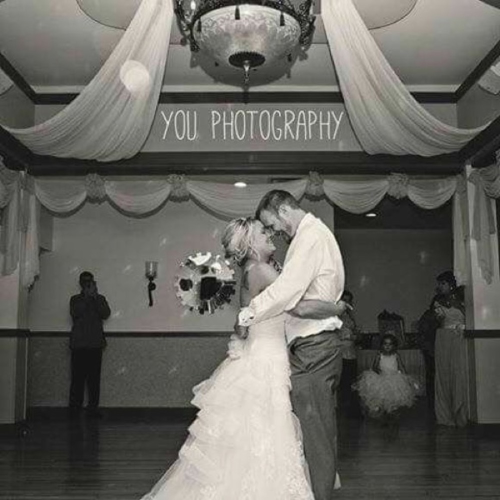 White by Vera wang strapless tulle wedding dress! - Picture 4 of 8