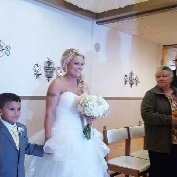 White by Vera wang strapless tulle wedding dress! - Picture 5 of 8