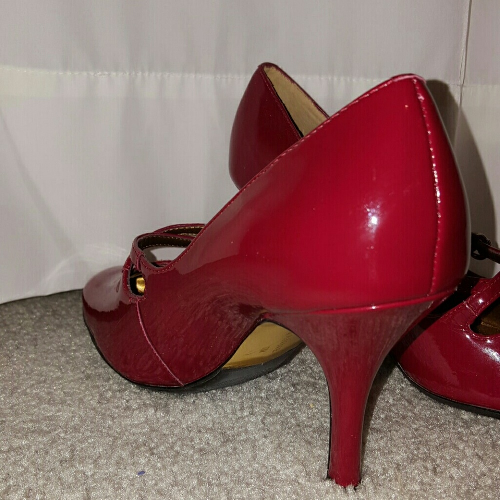 Anne Klein Red Patent Leather Pumps - Picture 3 of 4