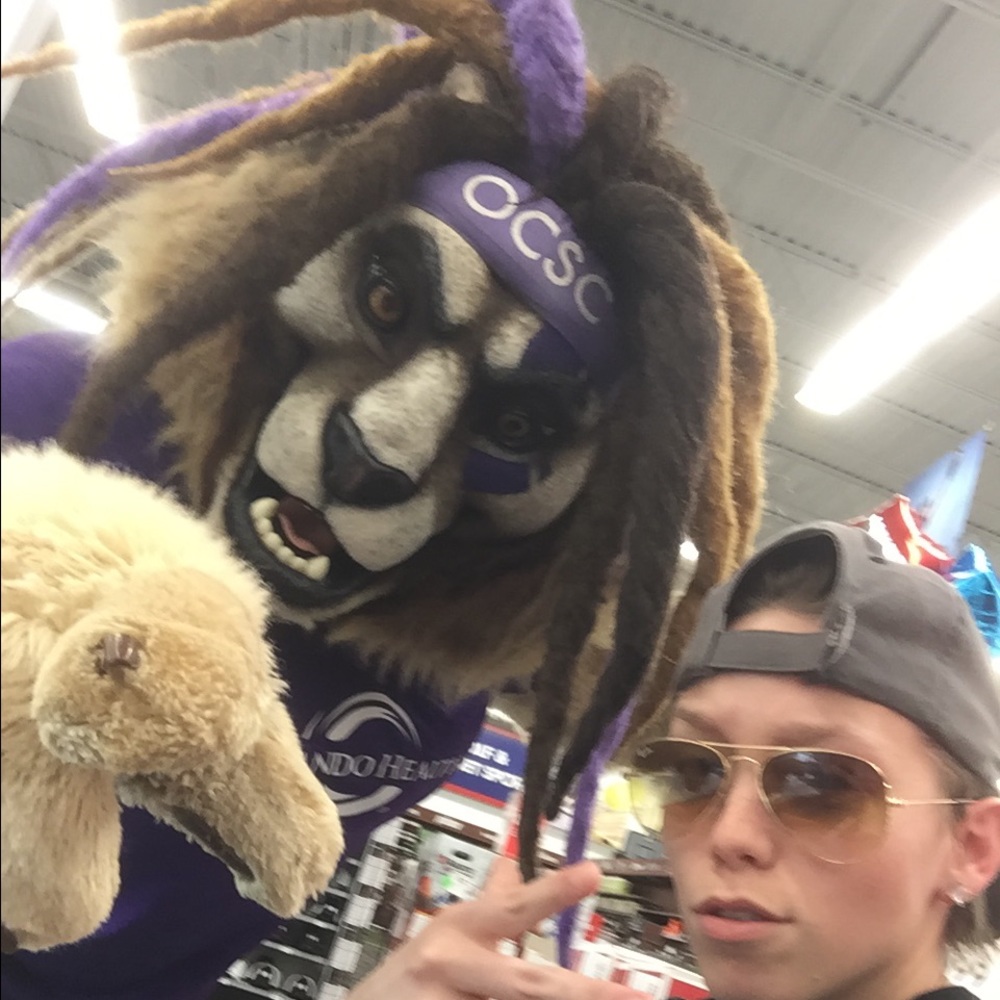 Meet your Posher, Becca