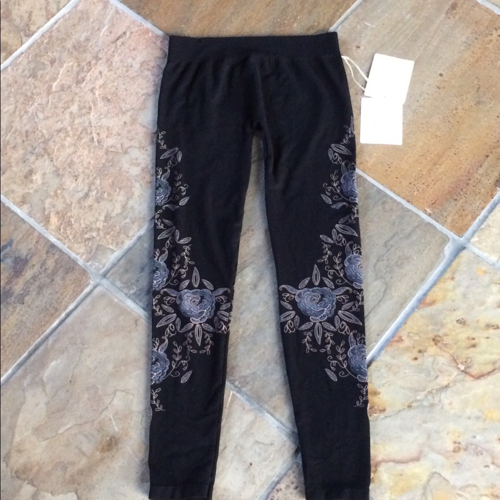 🍃💕NWT Rose Floral Embroidery Print Yoga Pant - Picture 1 of 8