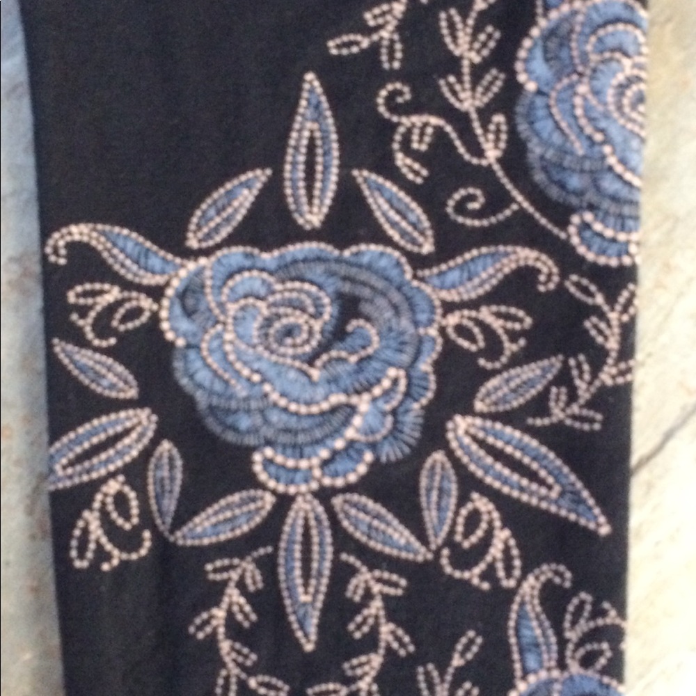 🍃💕NWT Rose Floral Embroidery Print Yoga Pant - Picture 6 of 8