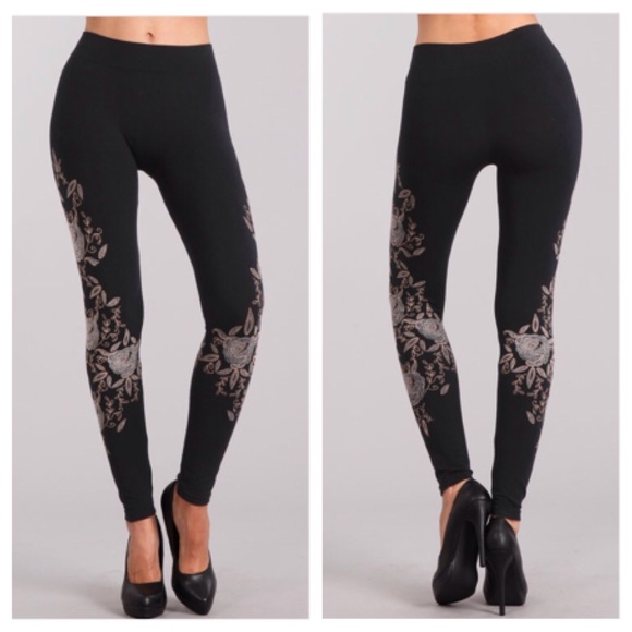 🍃💕NWT Rose Floral Embroidery Print Yoga Pant - Picture 3 of 8