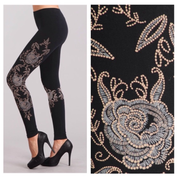 🍃💕NWT Rose Floral Embroidery Print Yoga Pant - Picture 4 of 8