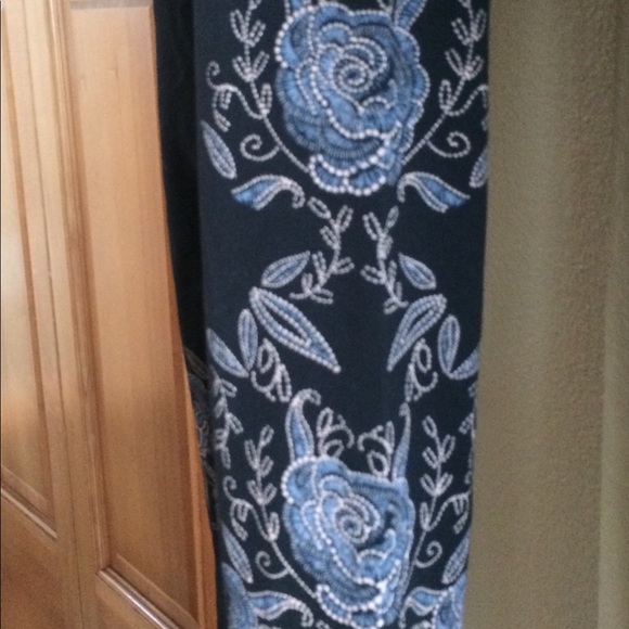 🍃💕NWT Rose Floral Embroidery Print Yoga Pant - Picture 5 of 8