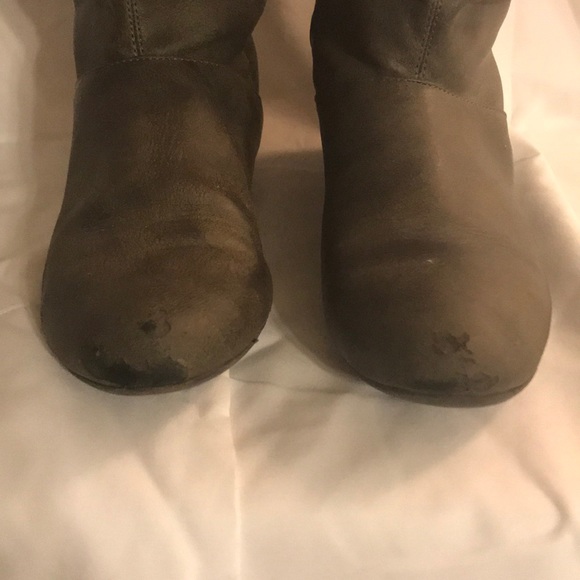 Cliffs By White Mountain - Picture 4 of 4