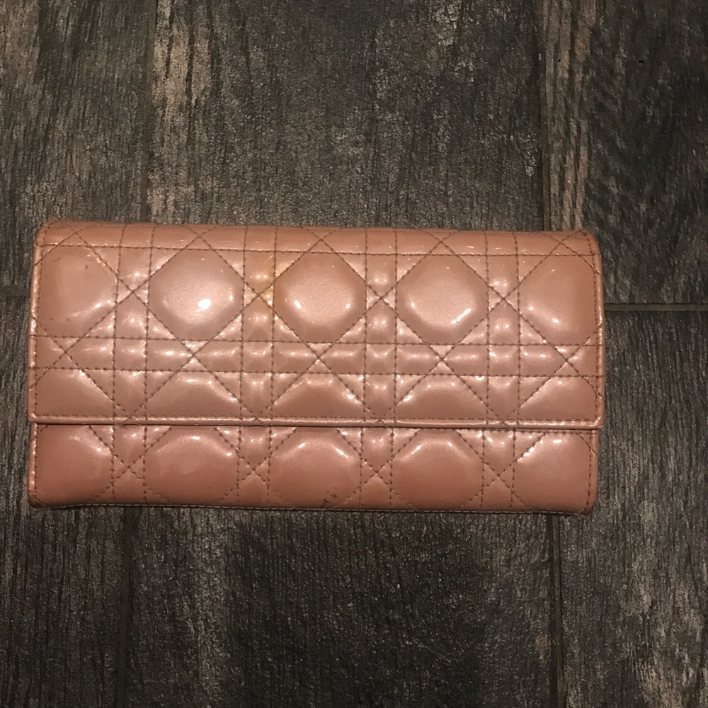 Dior Wallet on Chain
