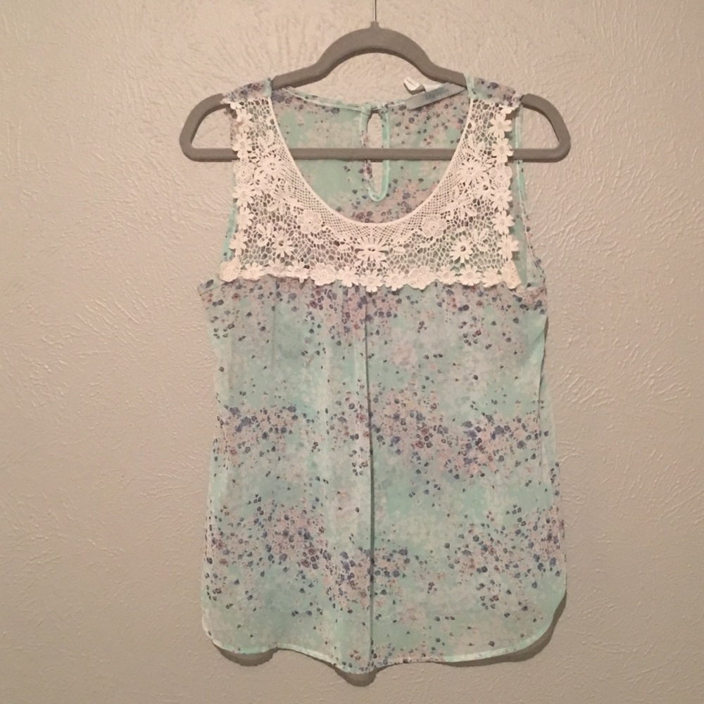 Laced neckline teal/floral top