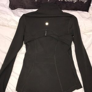 LULU ZIP UP