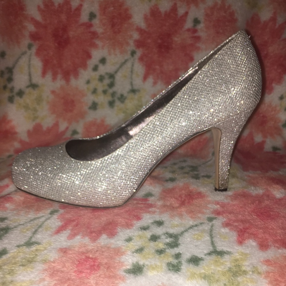 Madden Girl Silver sparkly heels 7.5