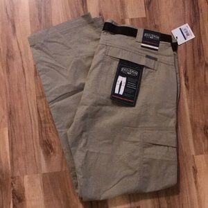 Men’s field and stream khaki pants size 36x32 NWT