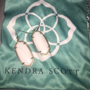 Pearl Kendra Scott Elle earrings