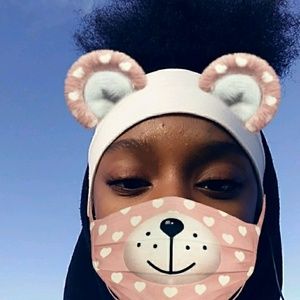 Meet your Posher, Leila