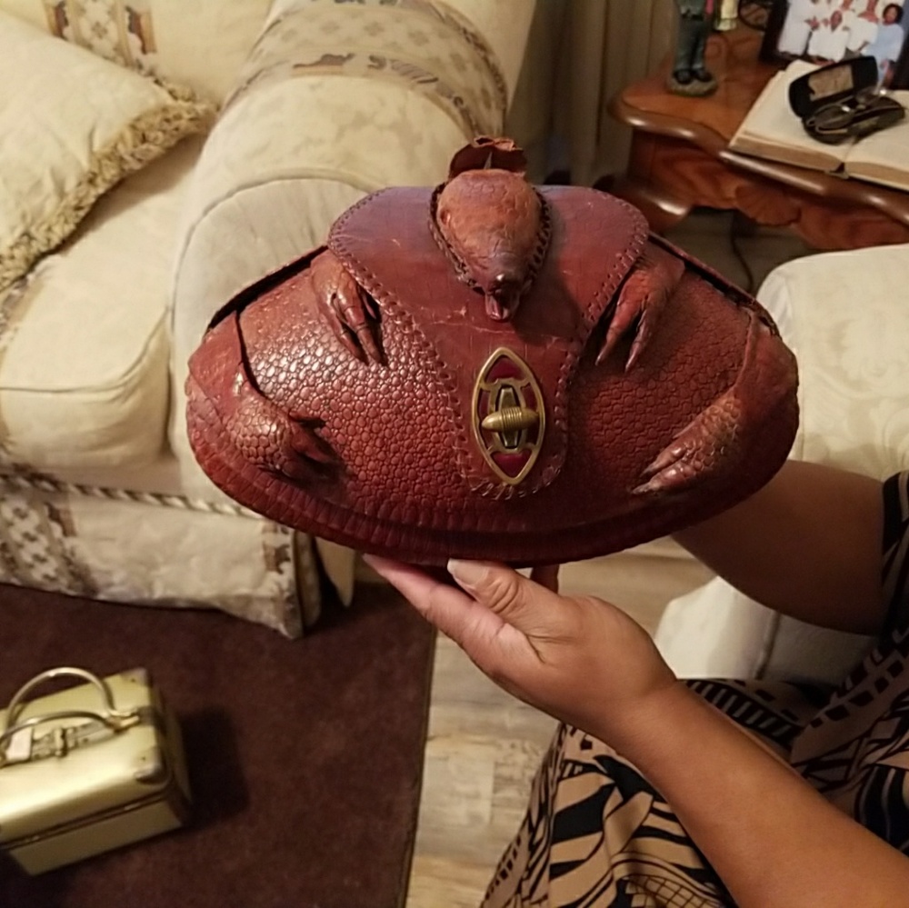 Armadillo purse