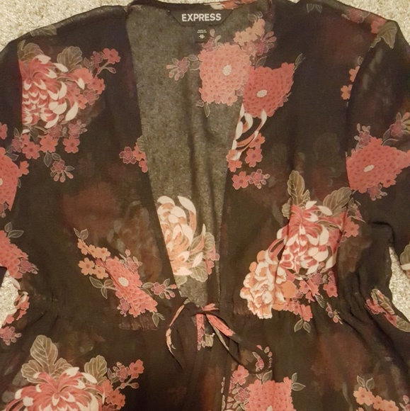 Express Top - Picture 2 of 4