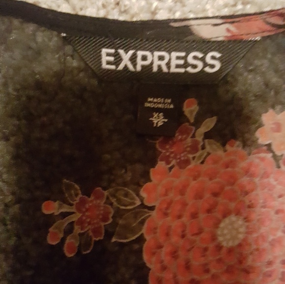 Express Top - Picture 4 of 4