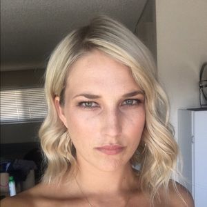 Meet your Posher, Launa